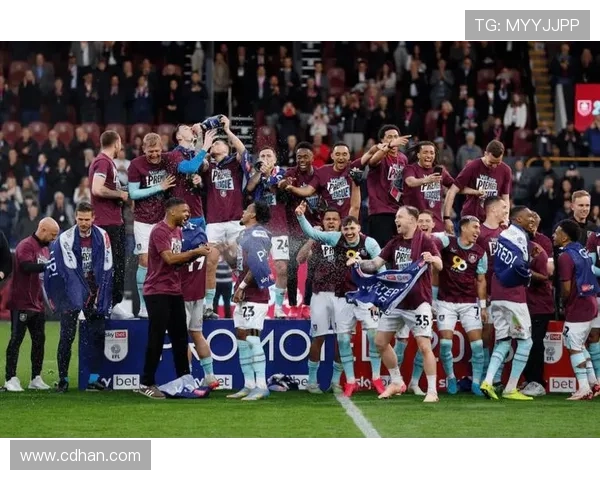 边缘铁锤帮球员对阵利兹联首发亮相 边缘铁锤帮球员对阵利兹联首发亮相